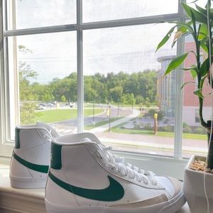 Nike Blazer Mid 77s